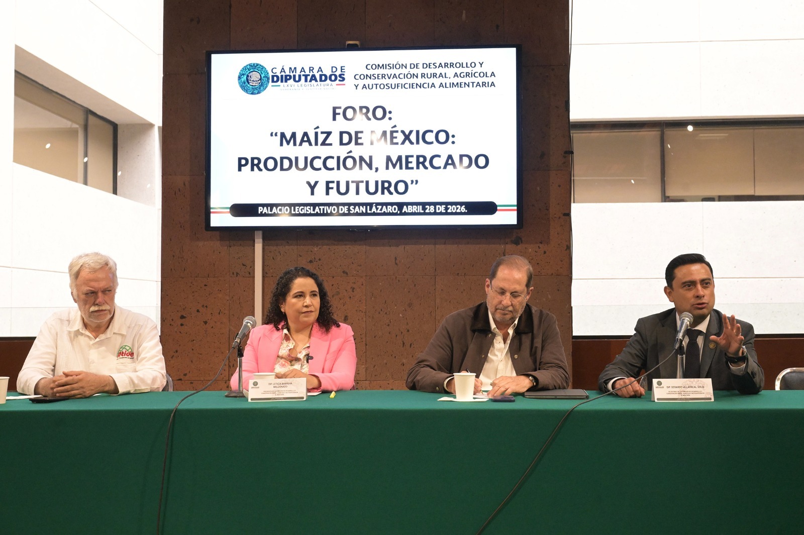 Legisladores, especialistas y productores analizan en San Lázaro producción, mercado y futuro del maíz